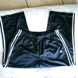 🍀Adidas Cropped/Ankle Black Joggers (L)